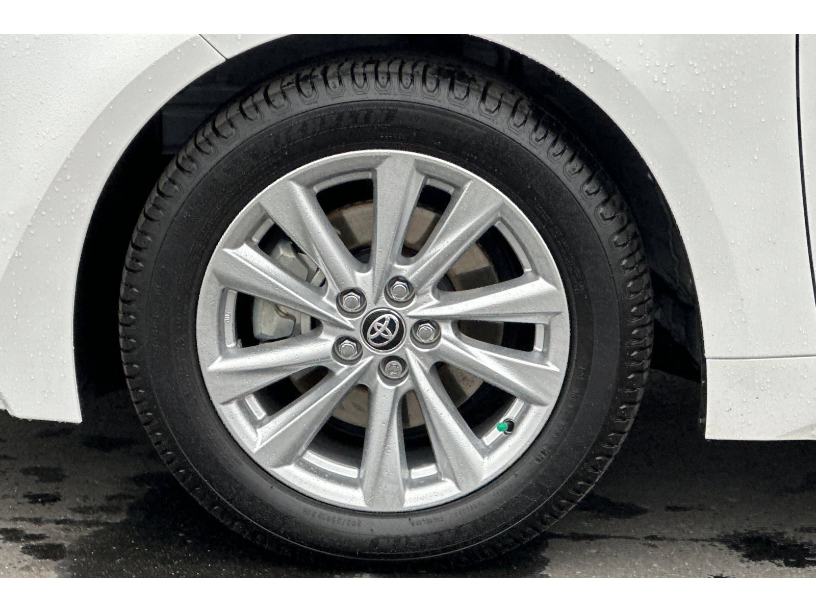 Used 2025 Toyota Corolla LE w/ LE Premium Package FWD image 31