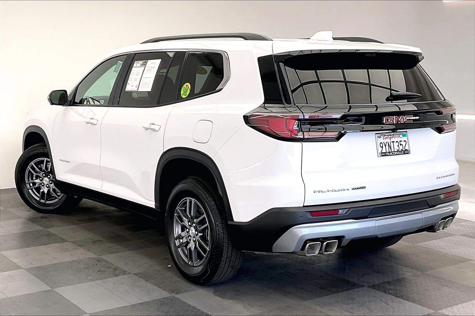 Used 2026 GMC Acadia Elevation w/ LPO, Floor Liner Package AWD/4WD image 10