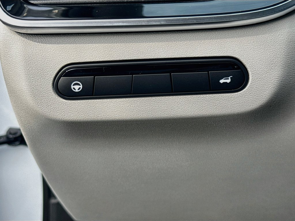New 2027 INFINITI QX60 Luxe w/ Cargo Package FWD image 10