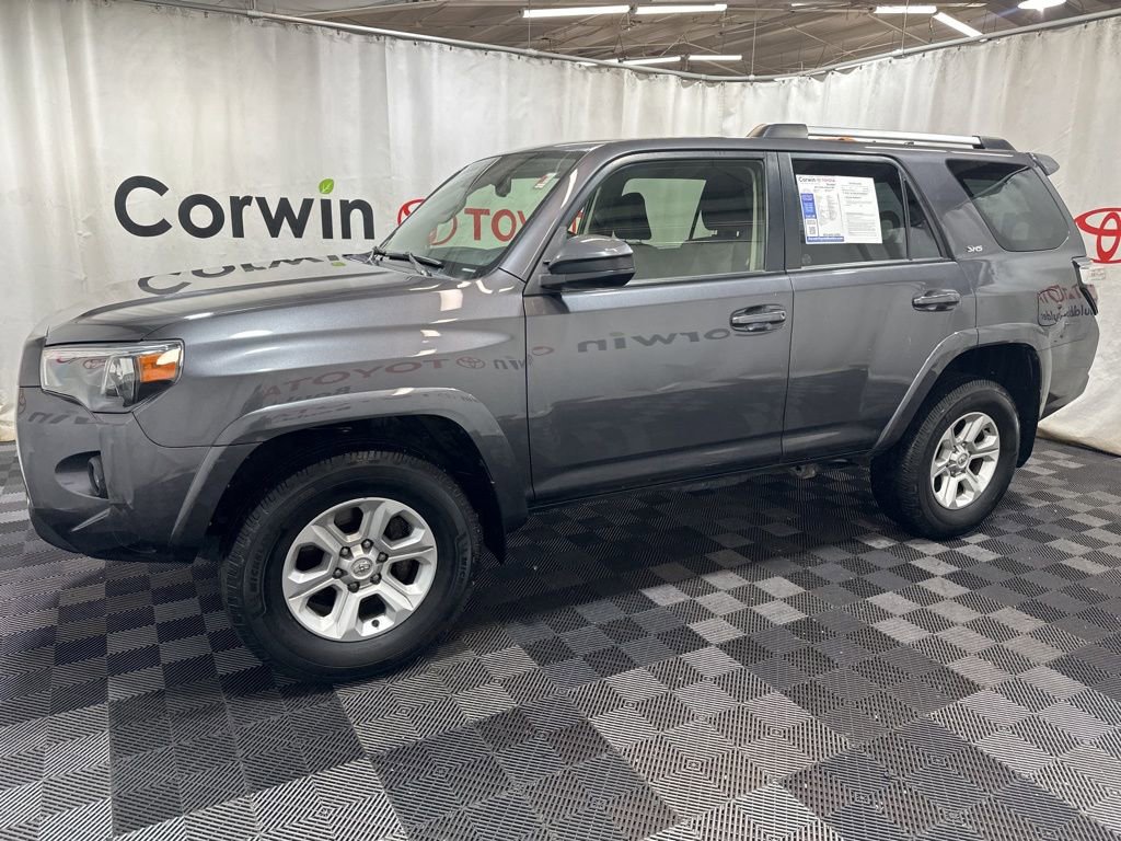 Used 2023 Toyota 4Runner SR5 AWD/4WD image 4