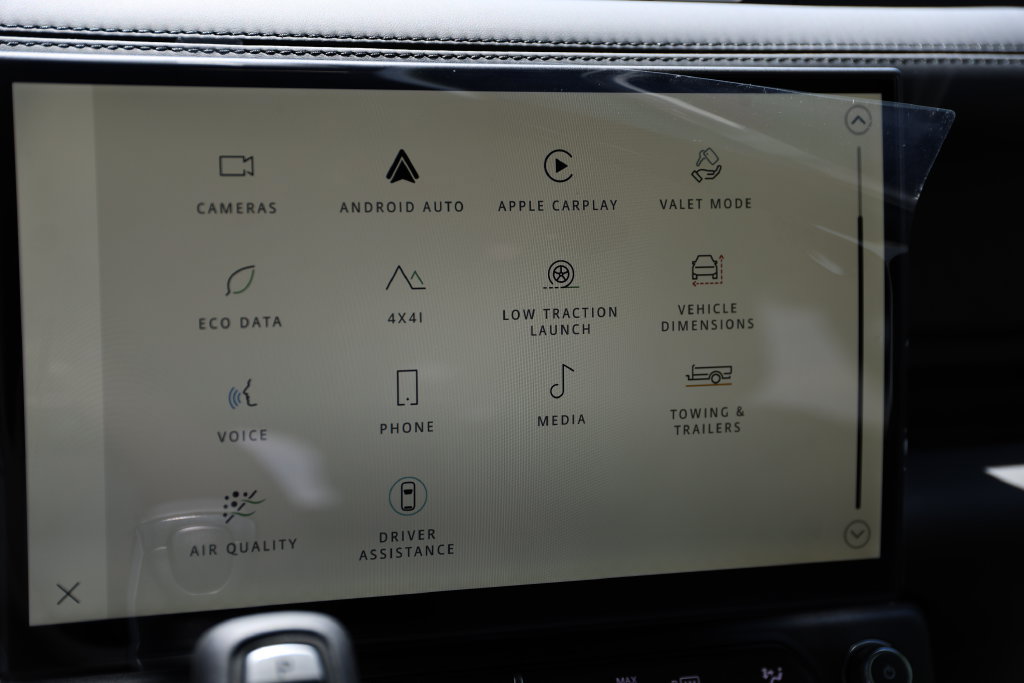 New 2026 Land Rover Defender 110 X-Dynamic SE AWD/4WD image 18
