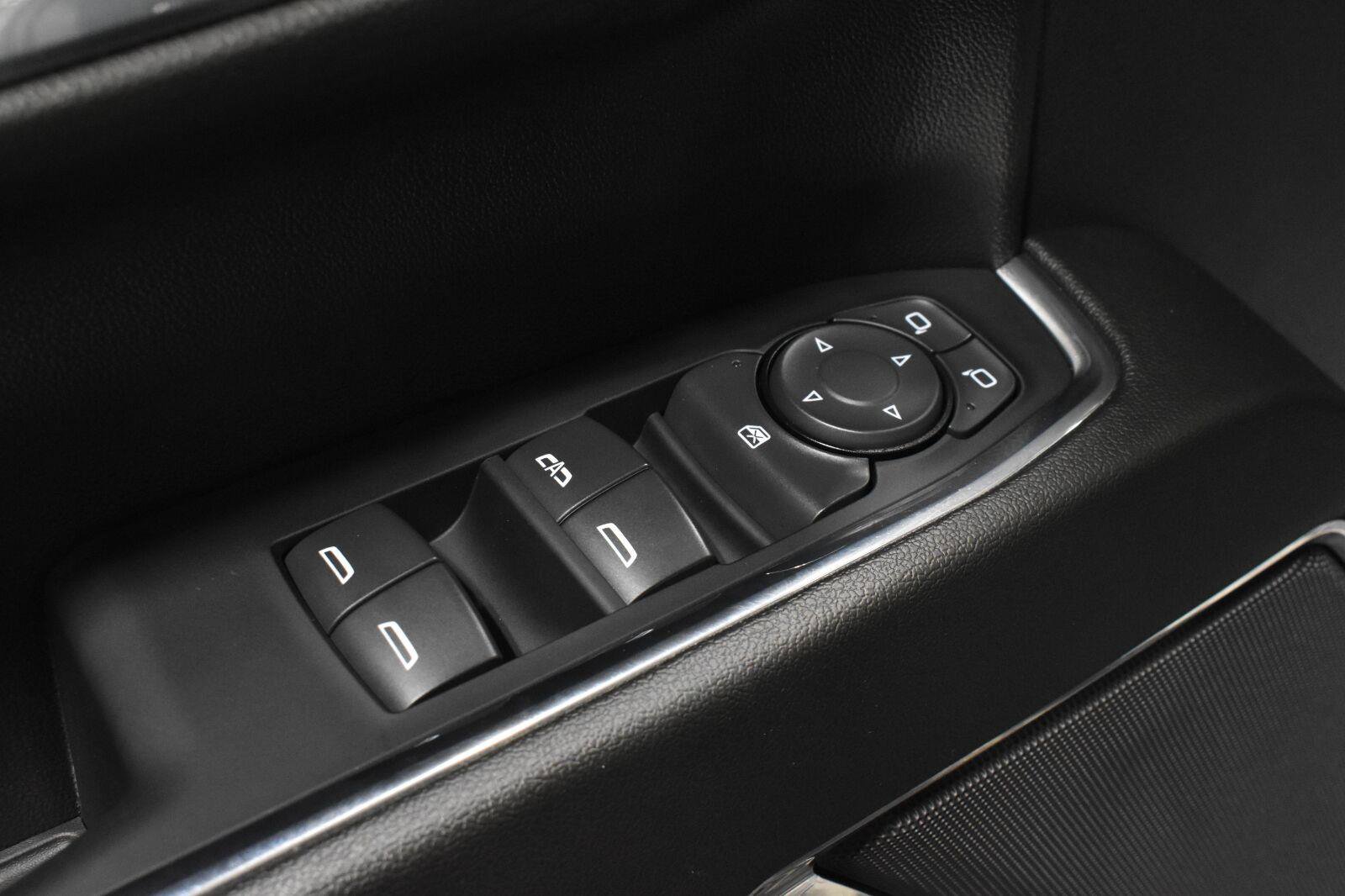 Used 2024 Chevrolet Silverado 1500 LT AWD/4WD image 10