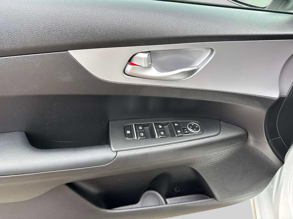 Used 2023 Kia Forte LXS FWD image 13
