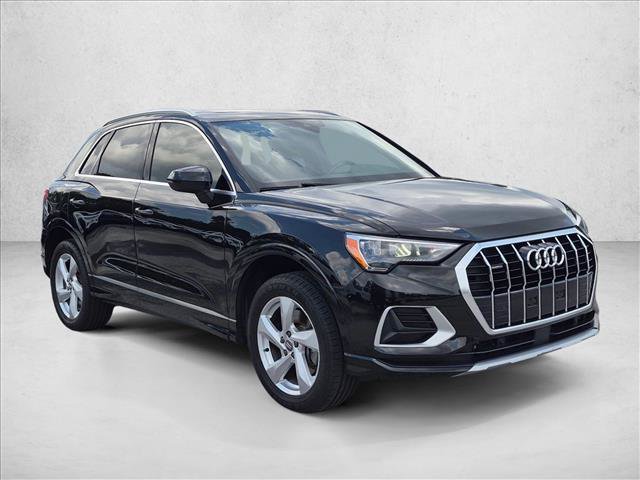 Used 2019 Audi Q3 2.0T Premium w/ Convenience Package AWD/4WD image 3