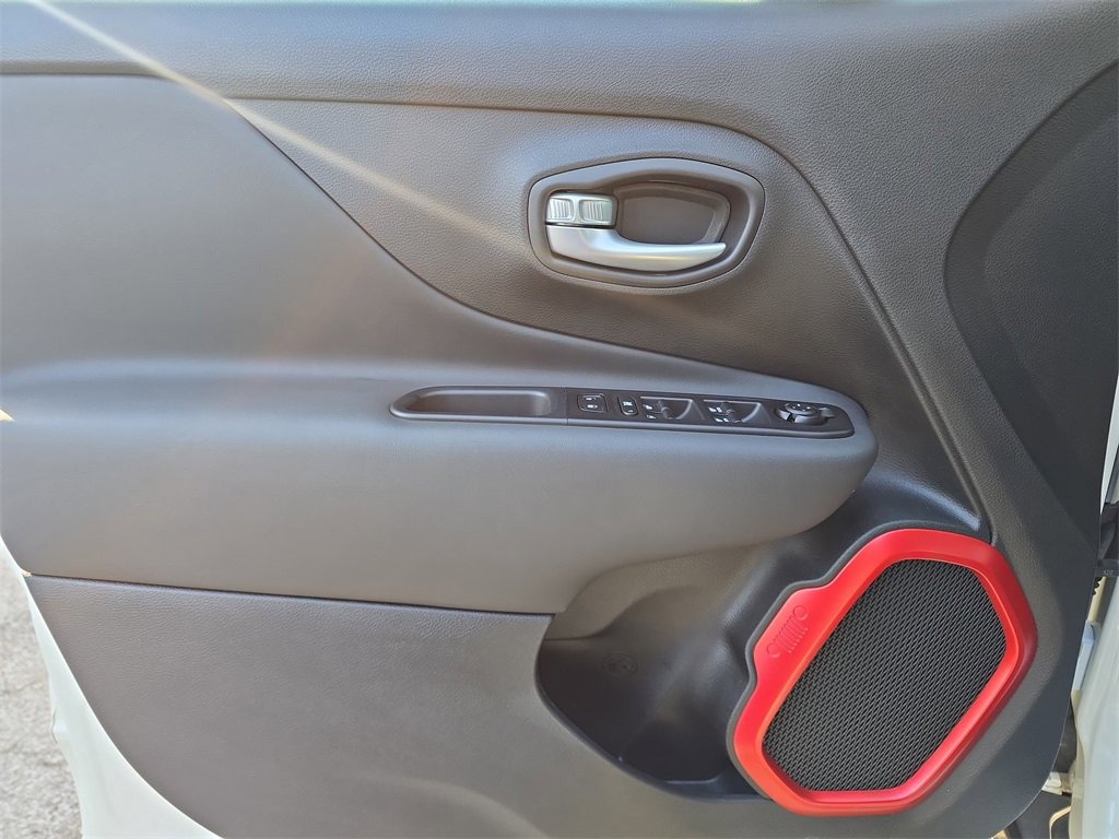 Used 2023 Jeep Renegade Trailhawk w/ Trailhawk Elite Group image 12