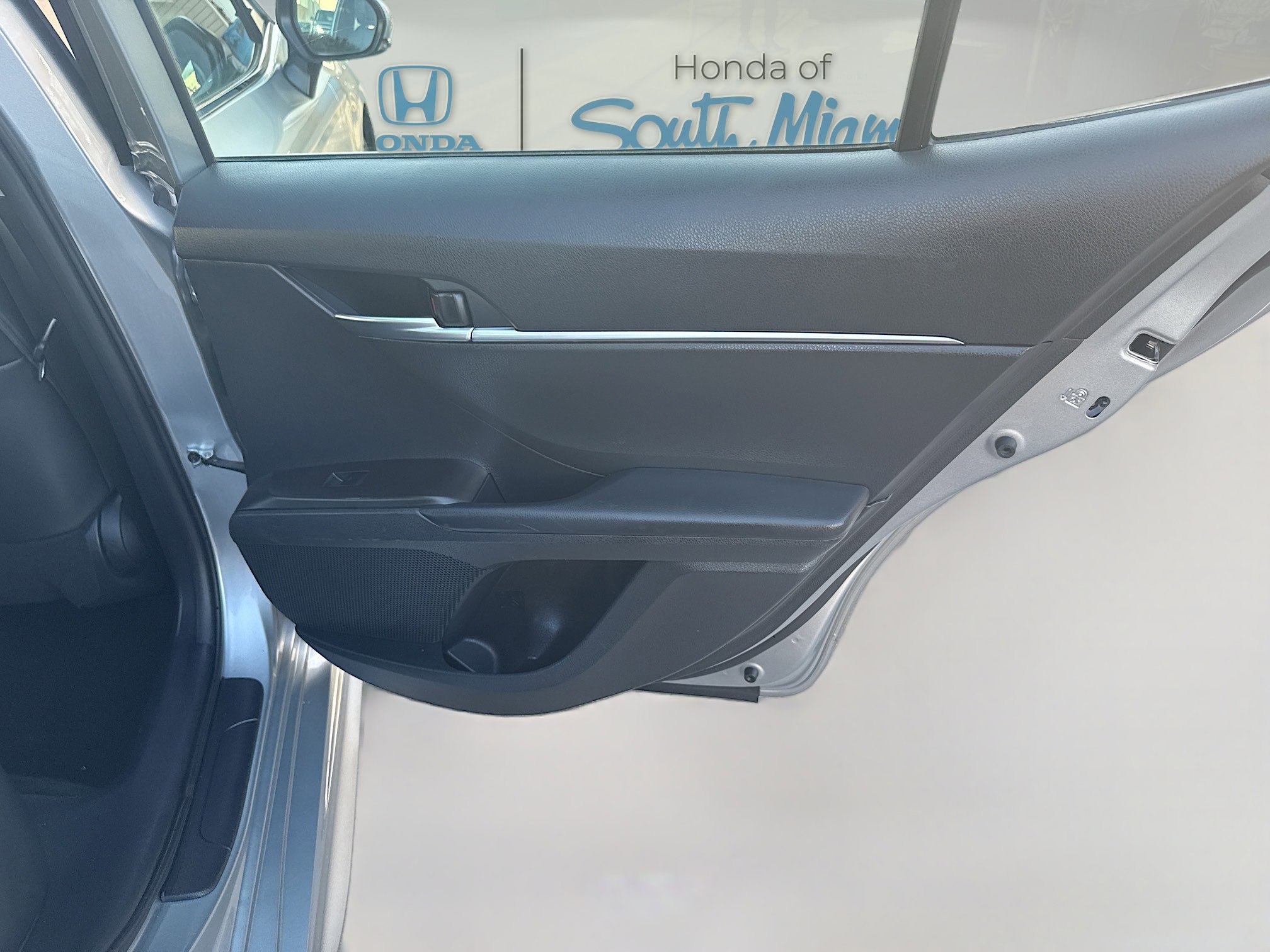 Used 2024 Toyota Camry SE w/ Convenience Package image 29