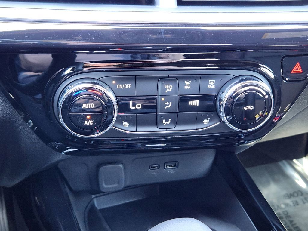 New 2026 Chevrolet Trax RS w/ Sunroof Package image 21