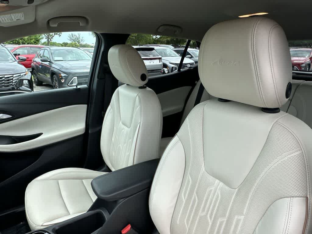 Used 2024 Buick Encore GX Avenir AWD/4WD image 19