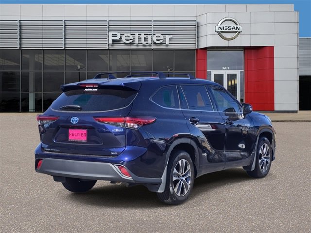 Used 2020 Toyota Highlander XLE image 6