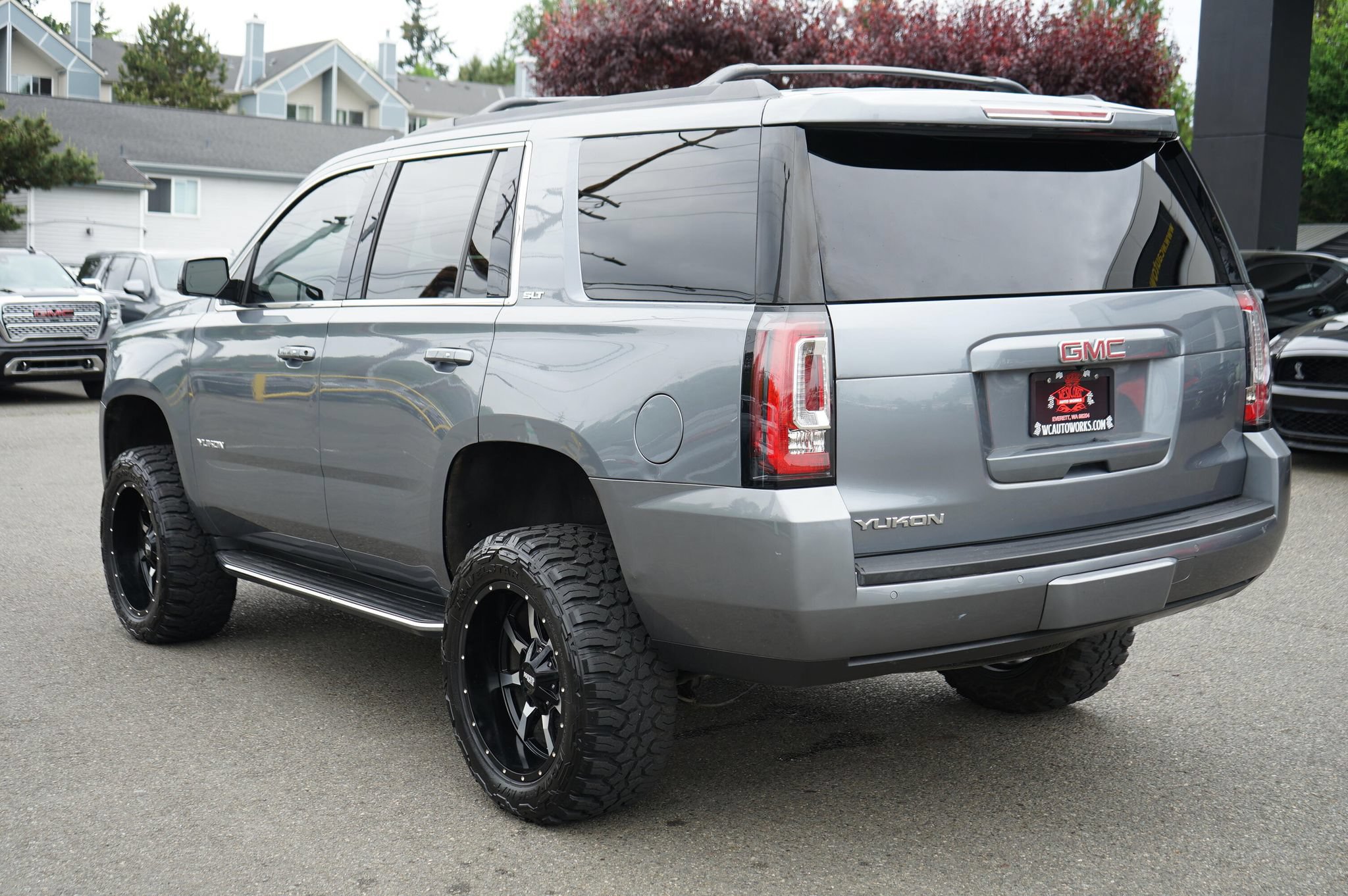 Used 2020 GMC Yukon SLT w/ Open Road Package AWD/4WD image 3