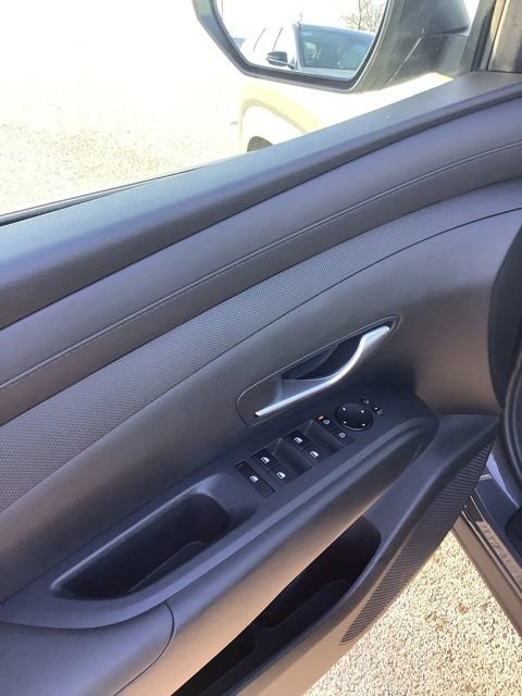 Certified 2025 Hyundai Tucson SE image 18