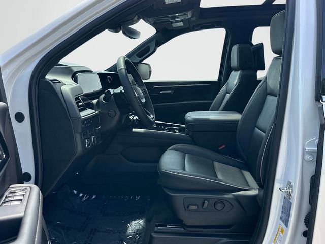 Used 2025 Chevrolet Suburban Premier AWD/4WD image 16