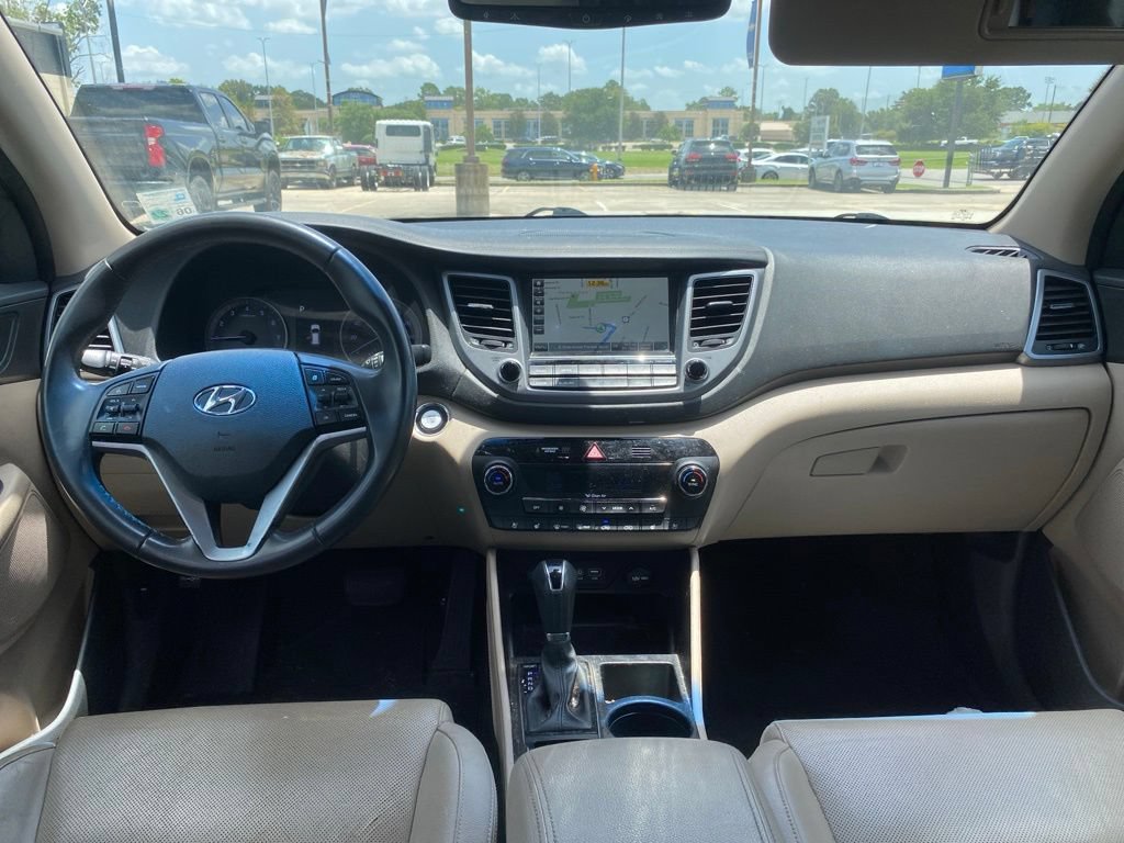 Used 2016 Hyundai Tucson Limited w/ Option Group 03 FWD image 15