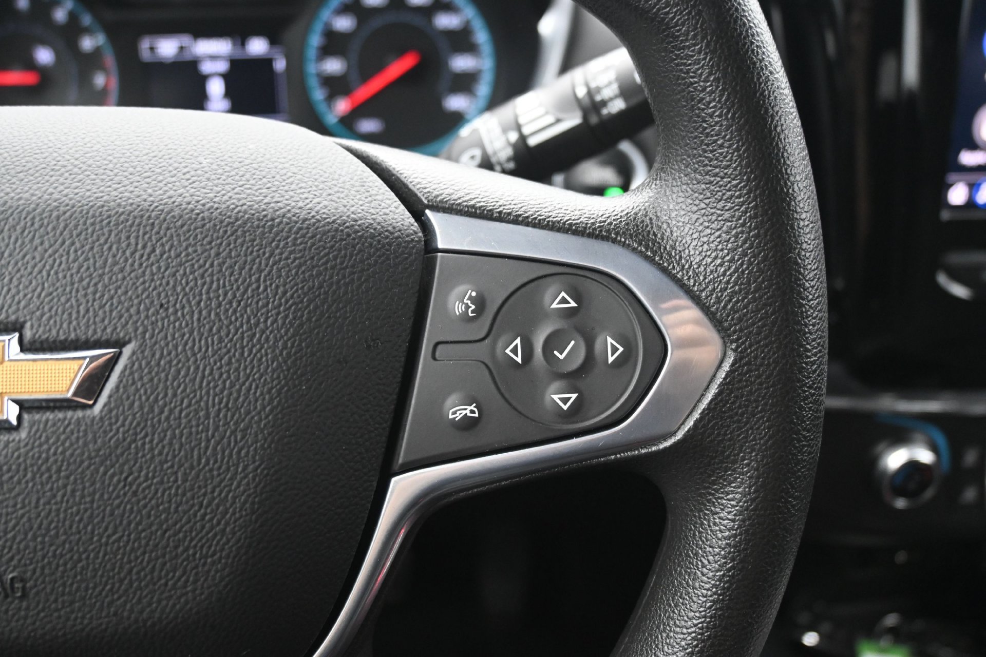 Used 2021 Chevrolet Traverse LS AWD/4WD image 22