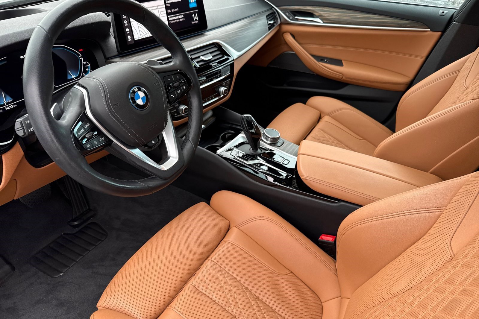 Certified 2023 BMW 530e w/ Premium Package image 11