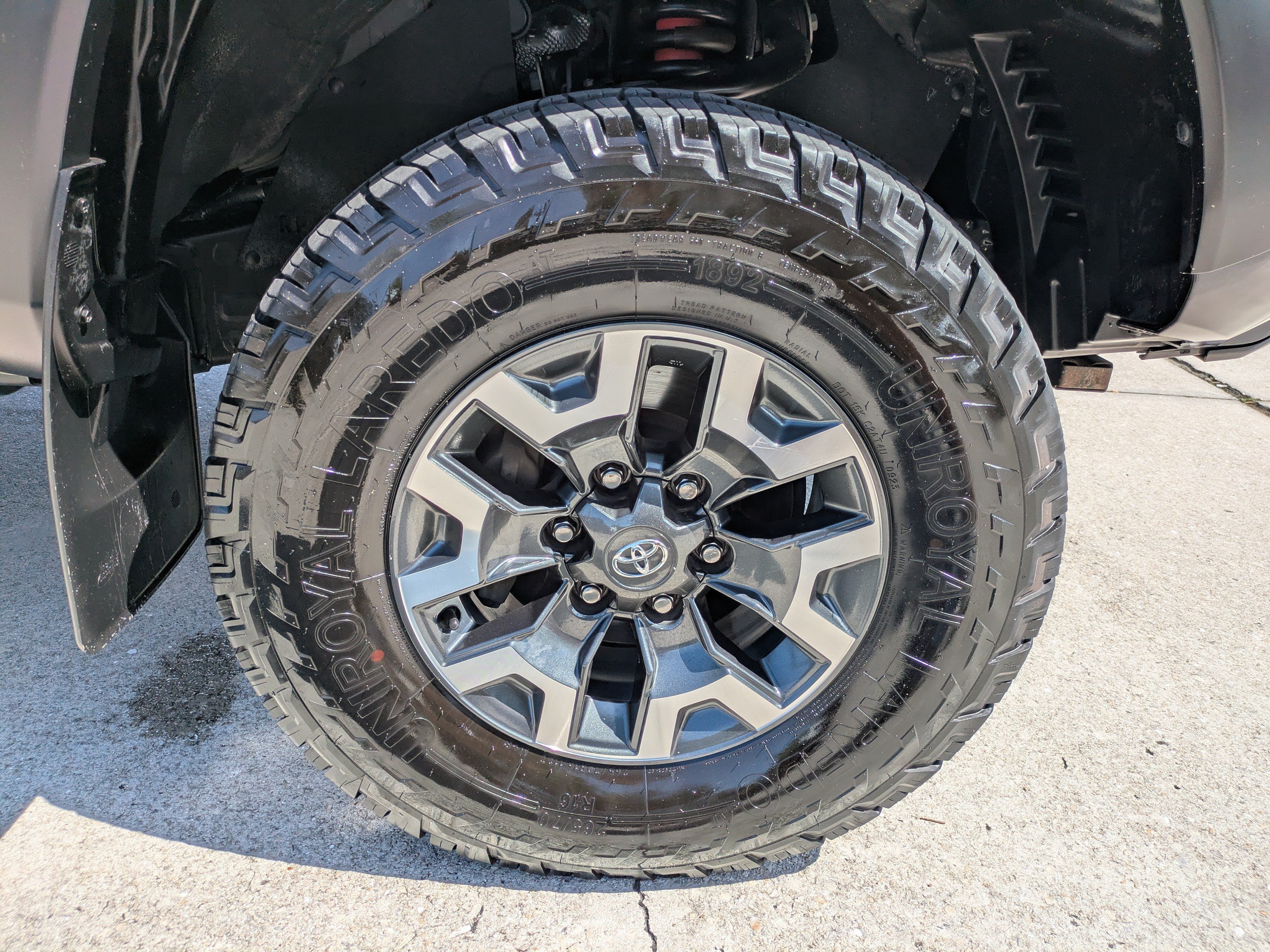 Used 2022 Toyota Tacoma TRD Off-Road w/ Technology Package AWD/4WD image 11