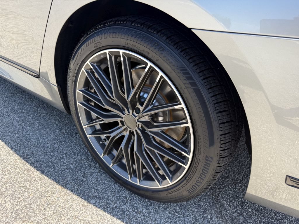 Used 2020 BMW 740i xDrive w/ M Sport Package AWD/4WD image 10