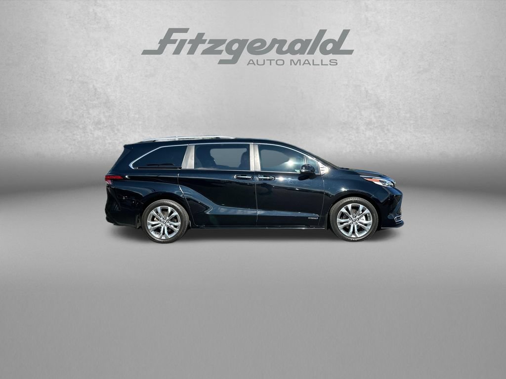 Used 2021 Toyota Sienna Platinum FWD image 9
