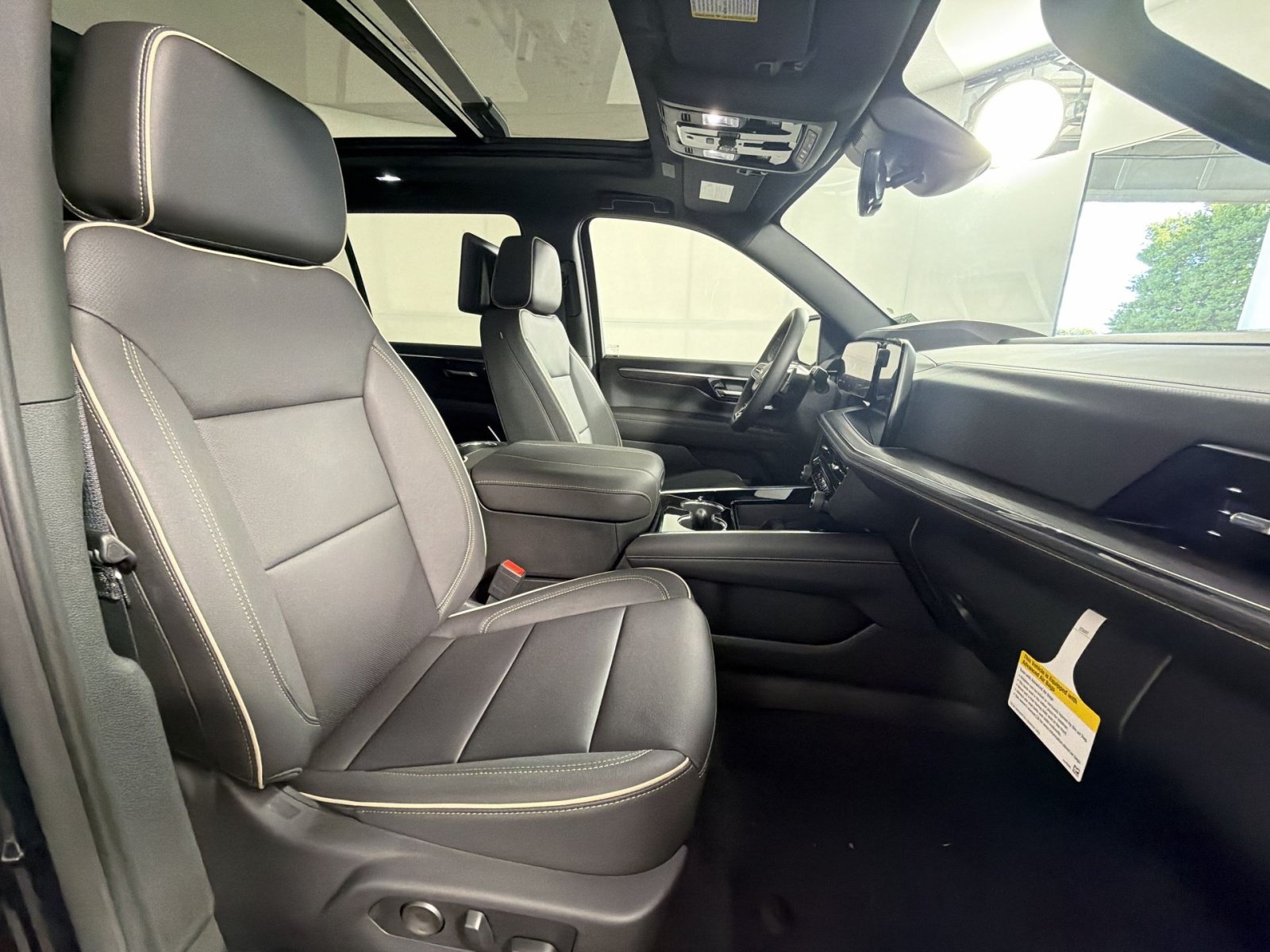 New 2026 Chevrolet Suburban Premier AWD/4WD image 28