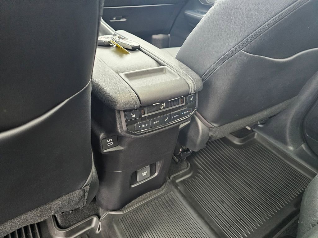 Used 2024 Toyota Grand Highlander FWD image 17