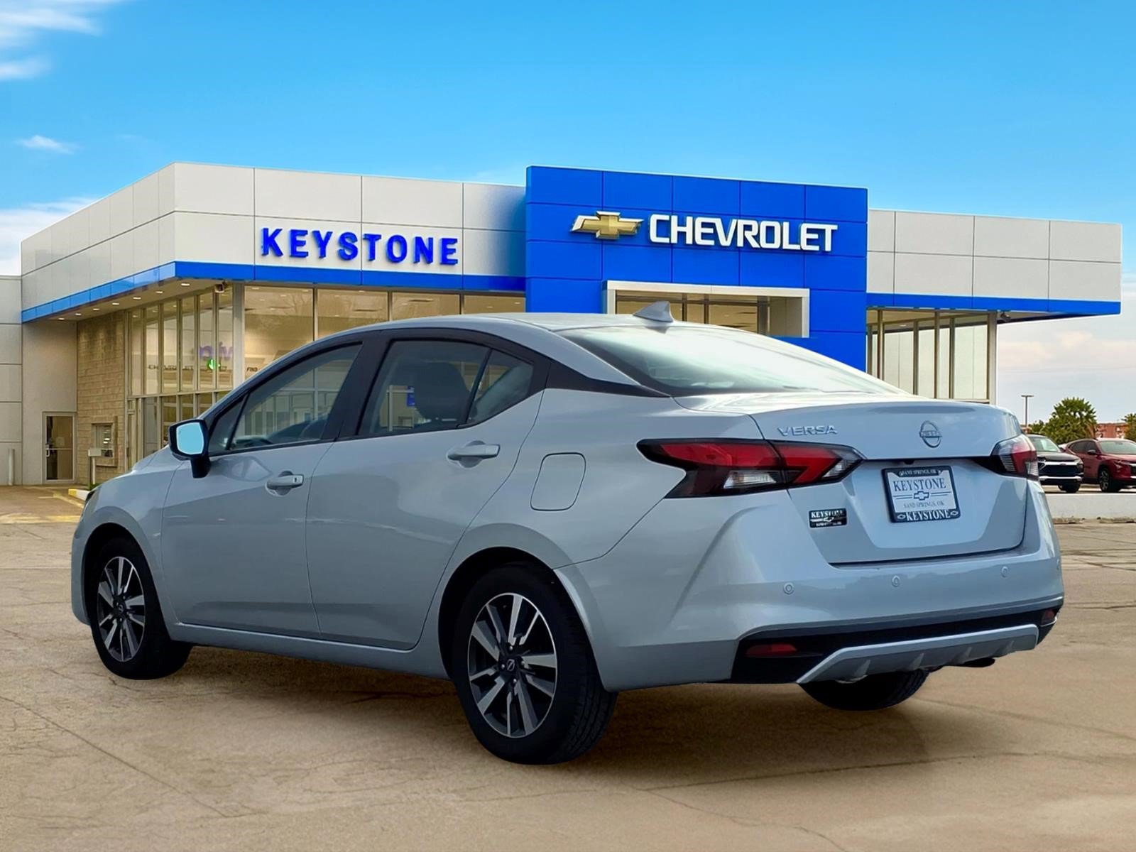 Used 2025 Nissan Versa SV FWD image 5