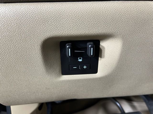 Used 2013 GMC Sierra 2500 SLT w/ SLT Convenience Package image 18