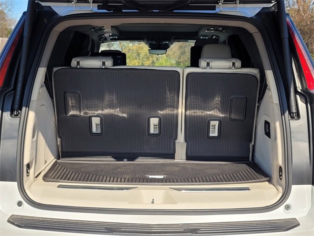 Used 2021 Cadillac Escalade Premium Luxury Platinum image 8
