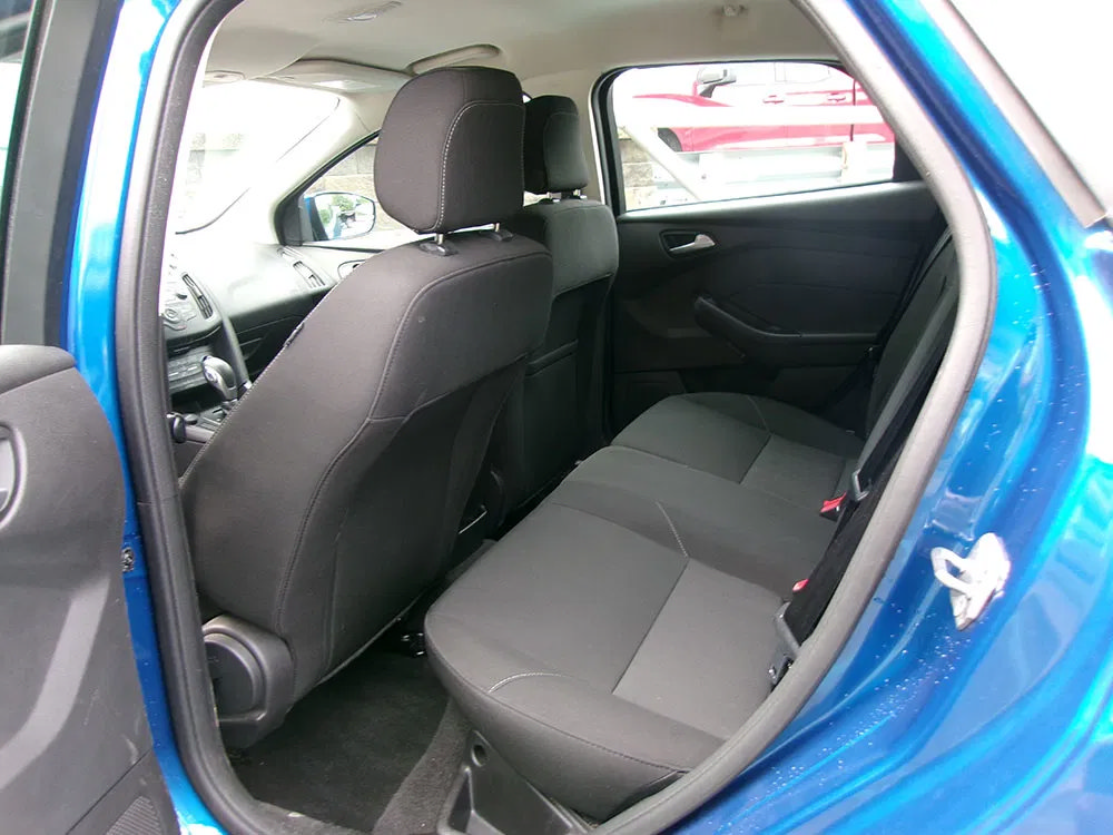 Used 2018 Ford Focus SE FWD image 11