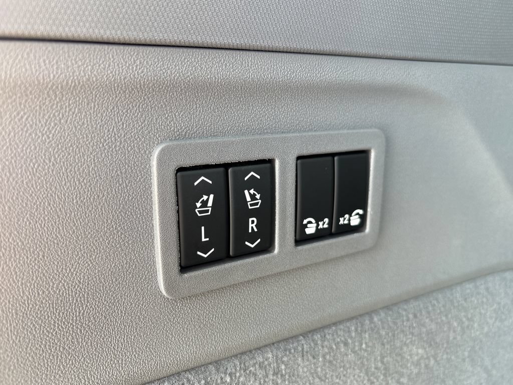 New 2026 Cadillac Escalade IQ AWD Sport 1 w/ LPO, Floor Liner Package image 53