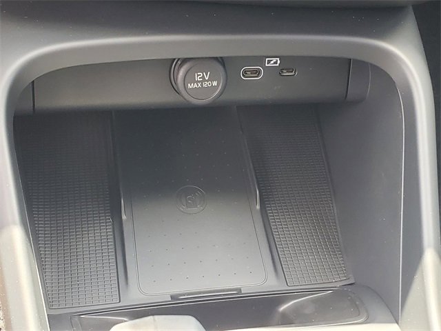 New 2026 Volvo XC40 B5 Core w/ Protection Package Premier image 24
