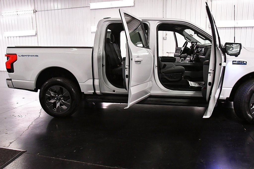 Used 2024 Ford F150 Lightning Flash image 34