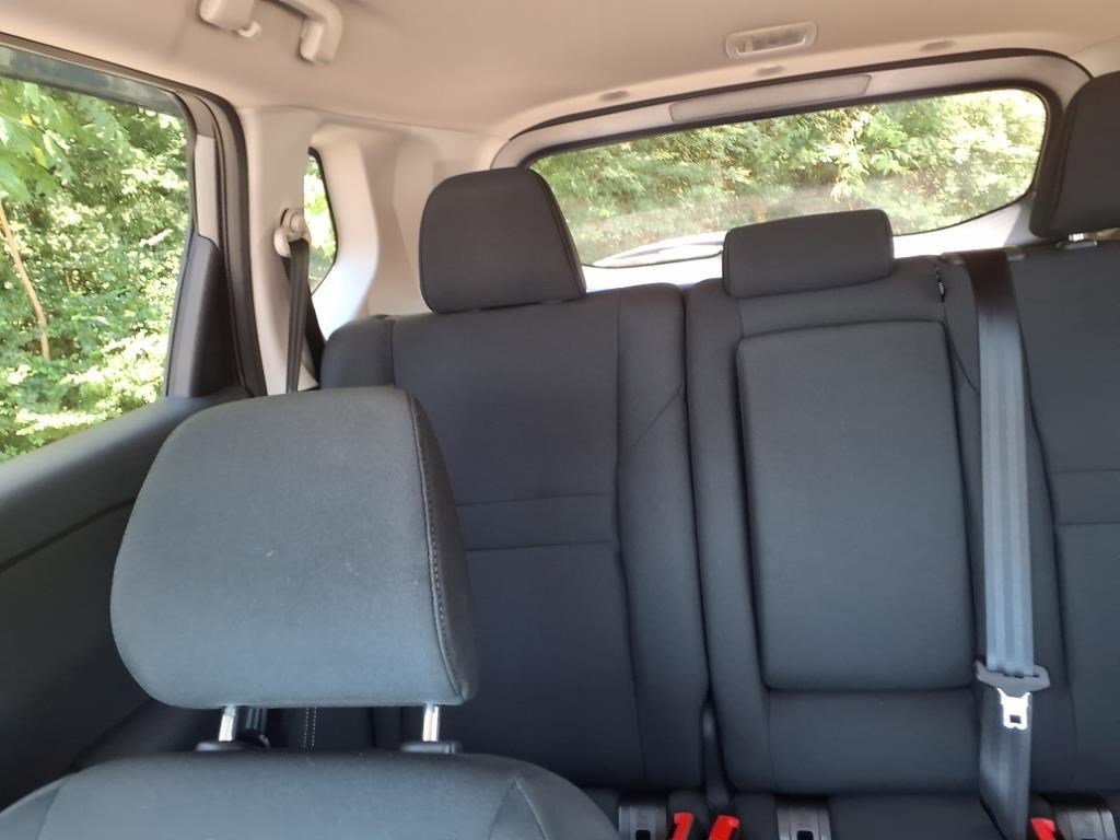 Used 2025 Nissan Rogue S image 25