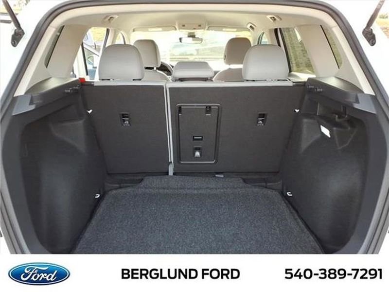 Used 2024 Volkswagen Taos SE image 14