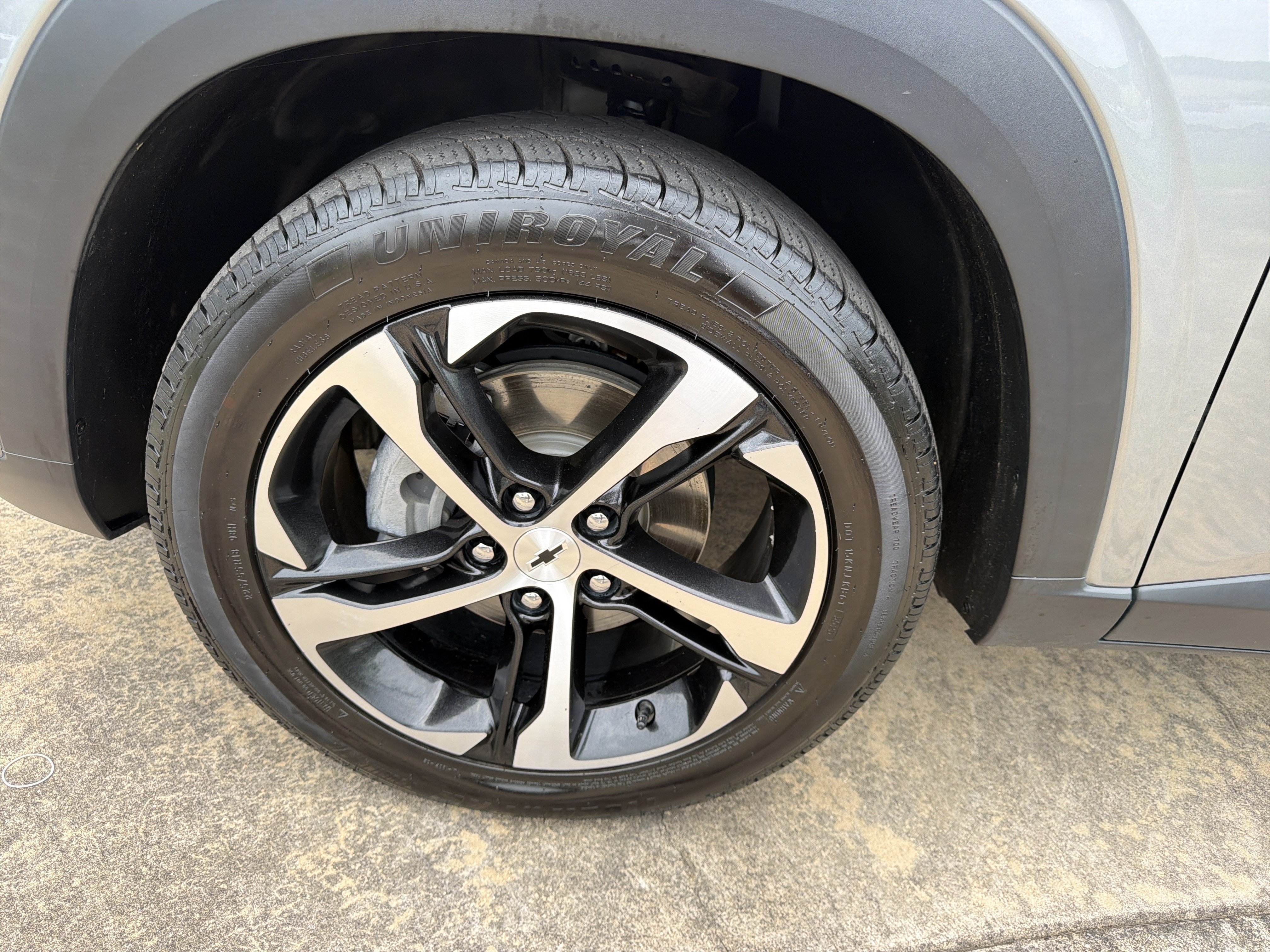 Used 2024 Chevrolet Trax RS FWD image 11