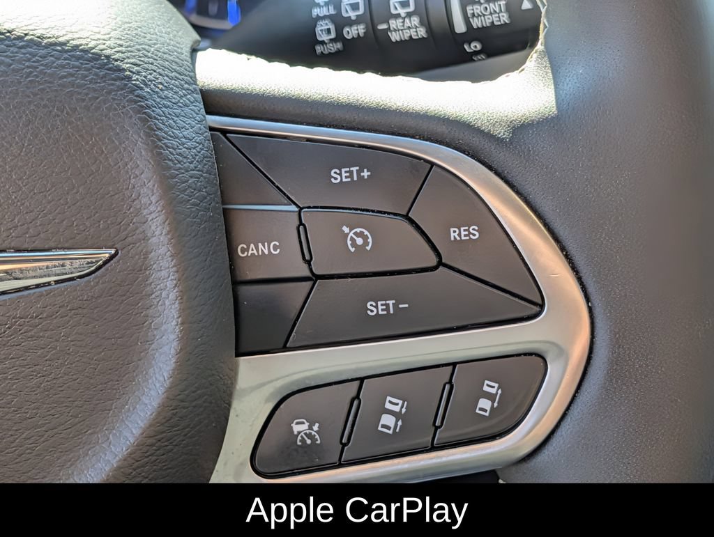 Used 2026 Chrysler Pacifica Select FWD image 18