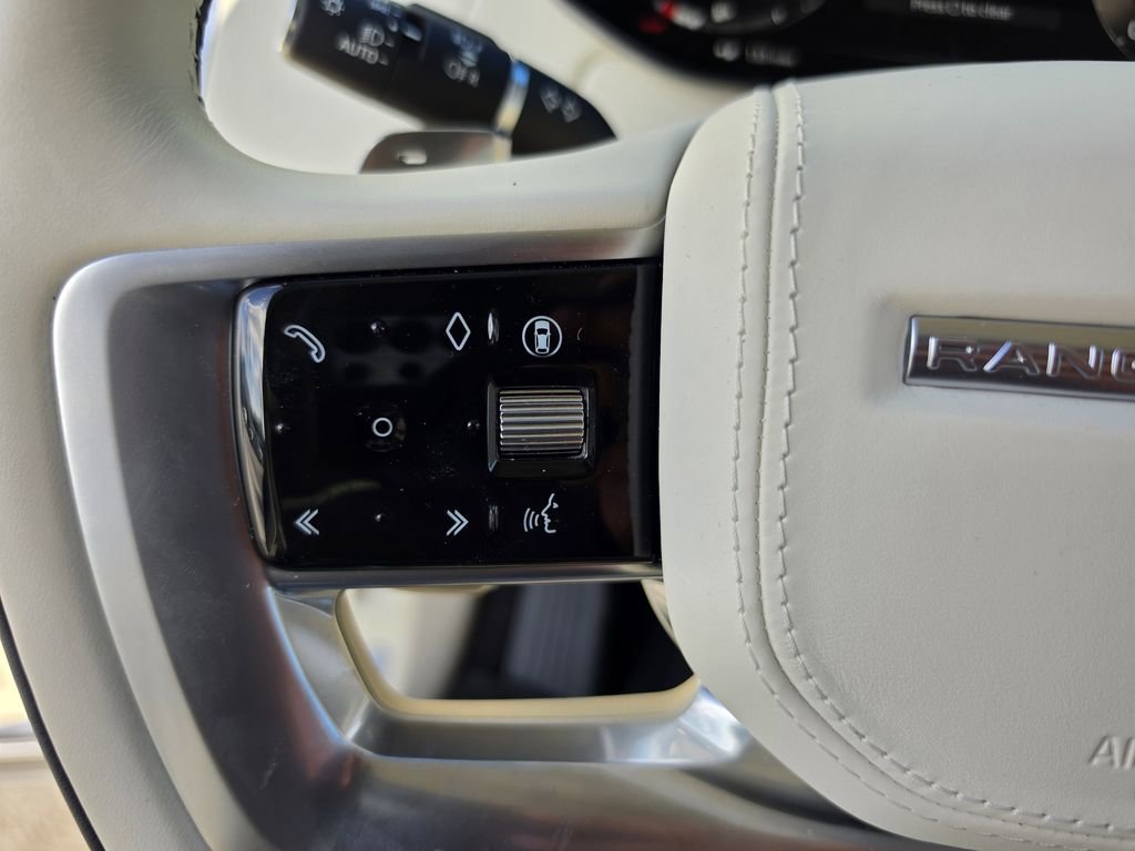 Used 2025 Land Rover Range Rover SE AWD/4WD image 19