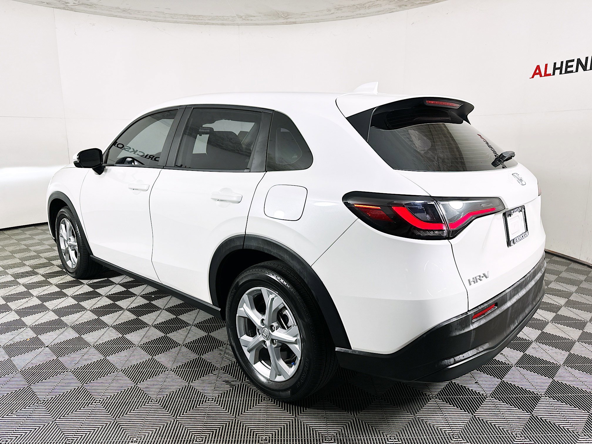 Used 2023 Honda HR-V LX image 5