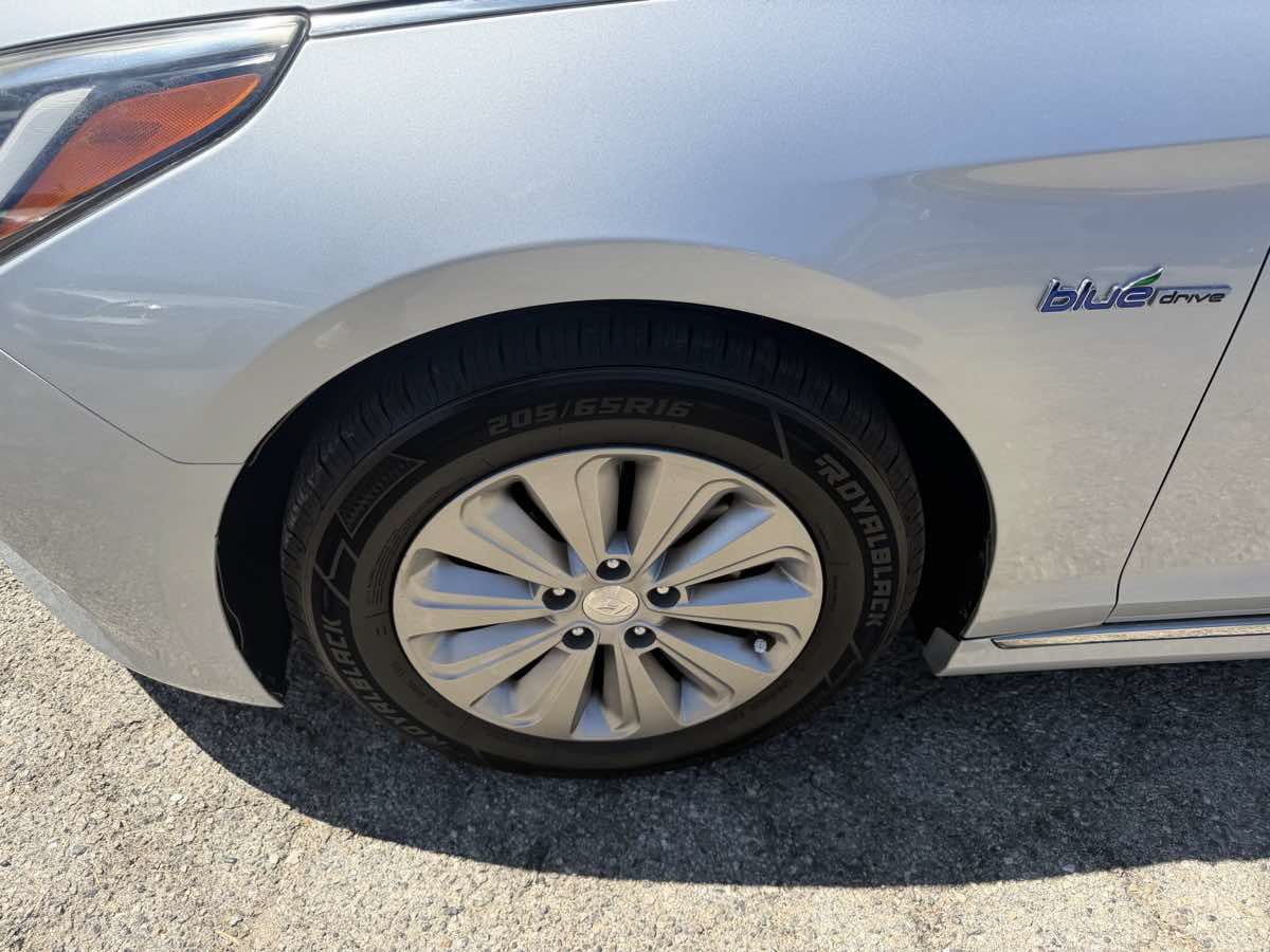 Used 2017 Hyundai Sonata SE FWD image 8