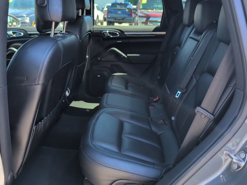 Used 2016 Porsche Cayenne image 11