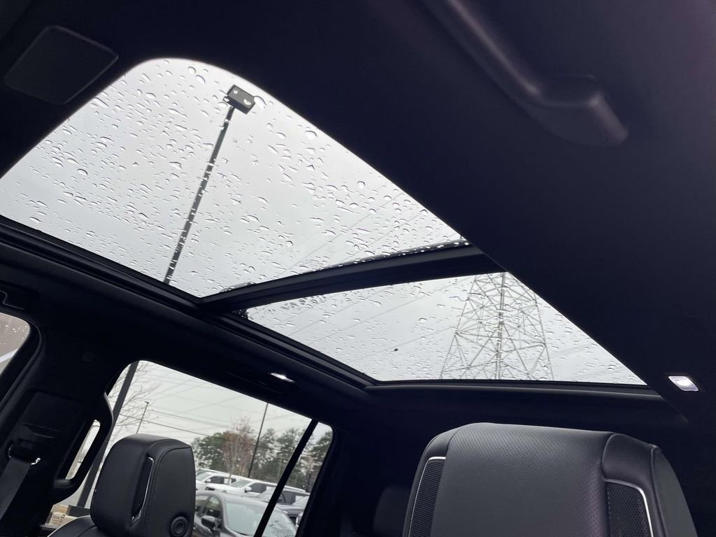 Certified 2024 Cadillac Escalade ESV Premium Luxury image 20