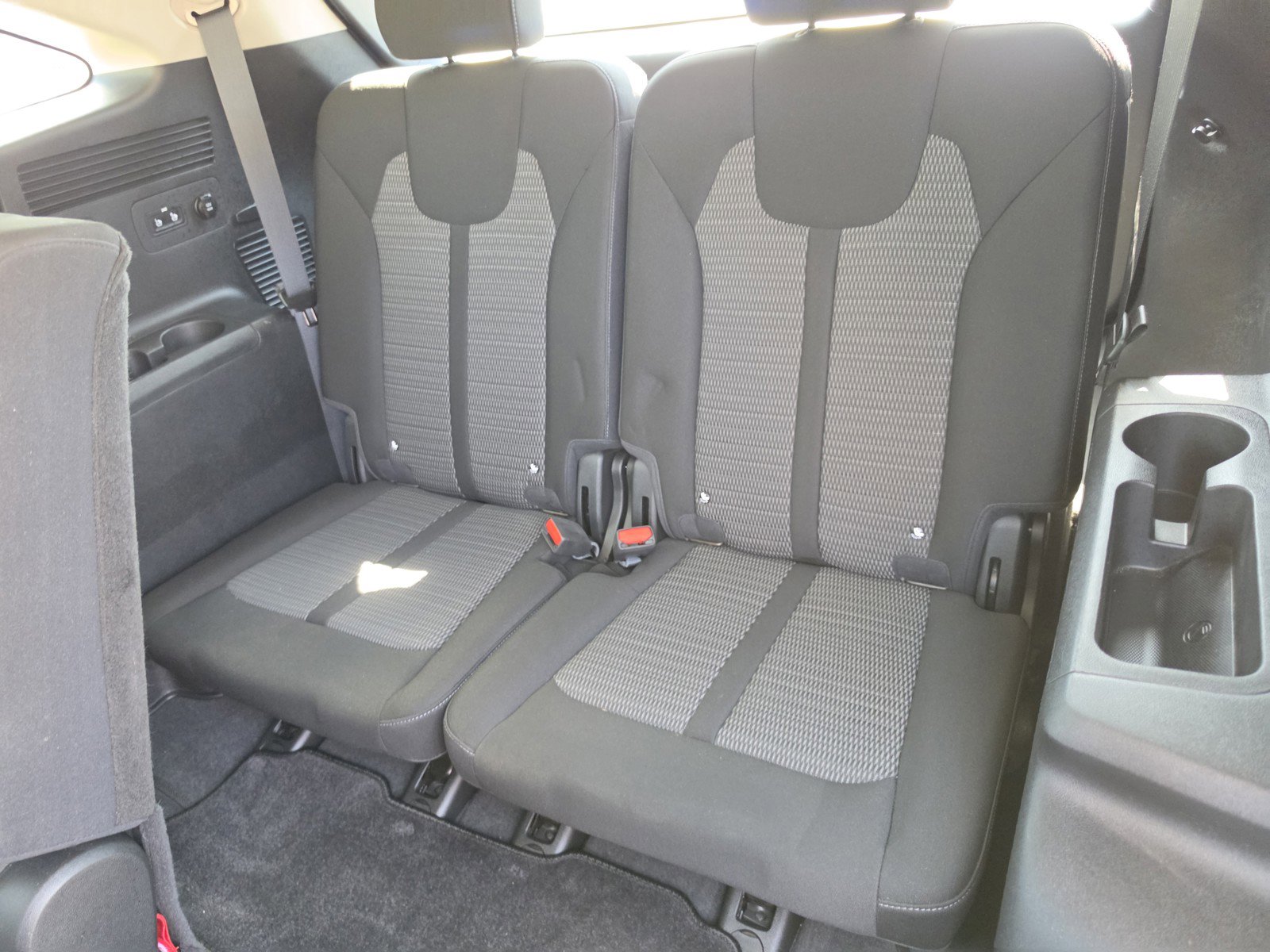 Used 2025 Kia Sorento LX image 12