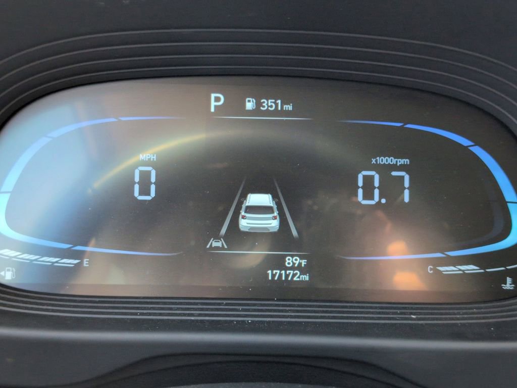 Used 2025 Hyundai Venue SEL FWD image 16