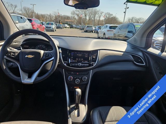Used 2022 Chevrolet Trax LT w/ LT Convenience Package image 13