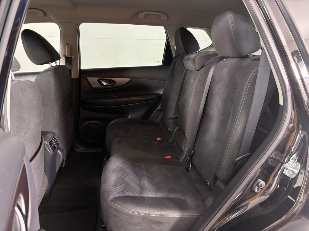 Used 2015 Nissan Rogue S image 34