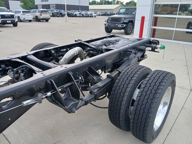 New 2026 RAM 4500 Tradesman w/ Chrome Appearance Group AWD/4WD image 14