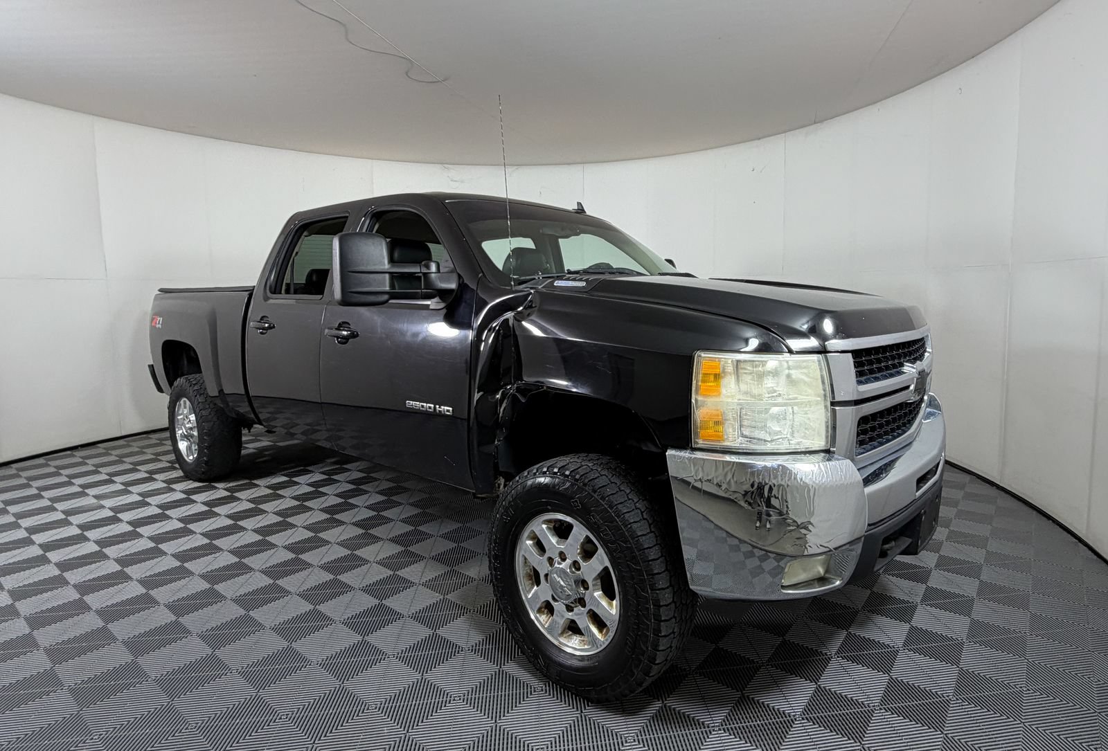 Used 2010 Chevrolet Silverado 2500 LTZ w/ Convenience Package AWD/4WD image 1
