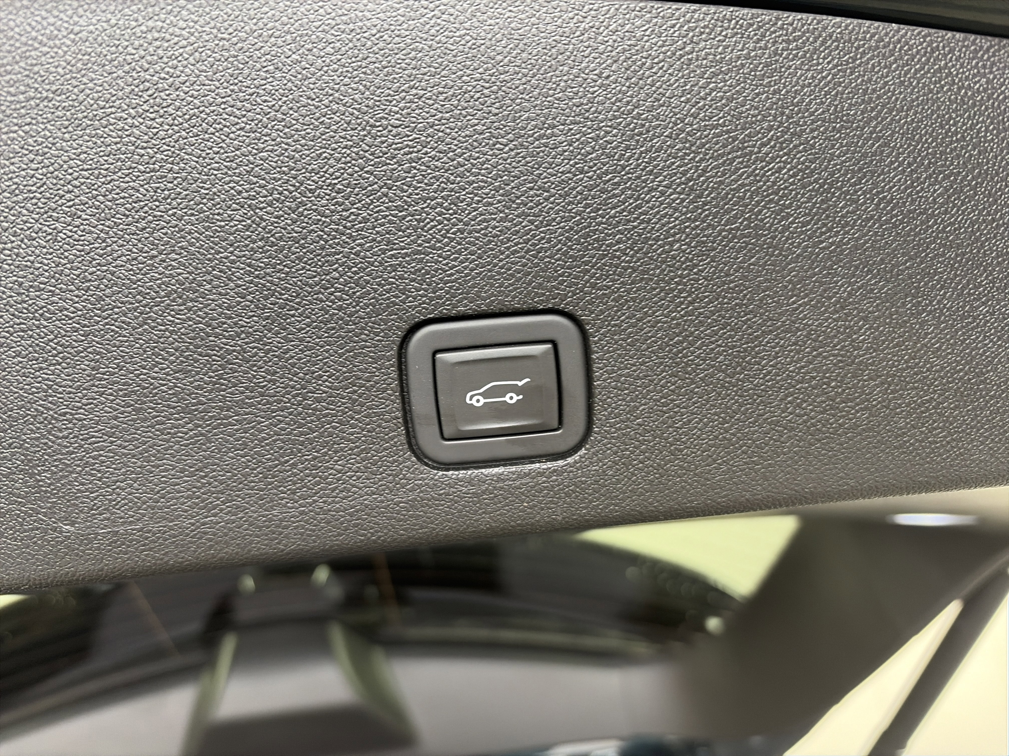 Certified 2024 Cadillac XT6 Sport w/ Technology Package AWD/4WD image 17