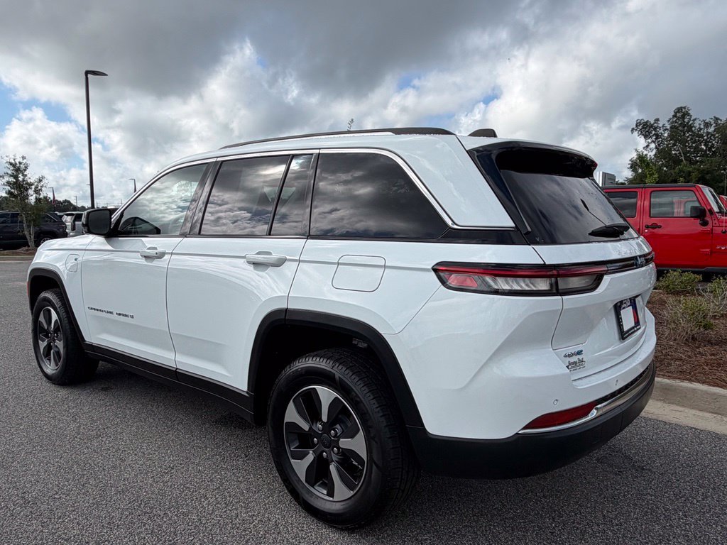 Used 2022 Jeep Grand Cherokee Limited 4xe w/ Luxury Tech Group II AWD/4WD image 20