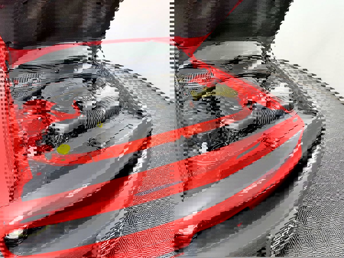 Used 2015 Dodge Challenger SXT w/ Driver Convenience Group RWD image 18