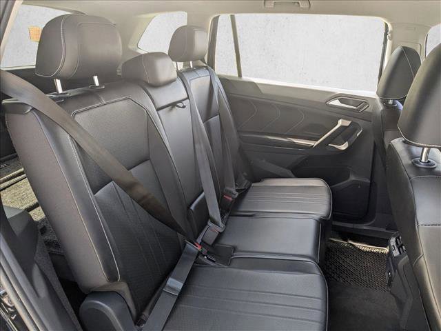 Used 2022 Volkswagen Tiguan SE FWD image 19